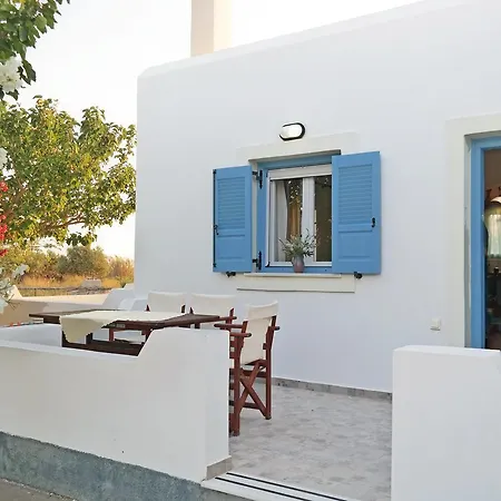 Ivis House *